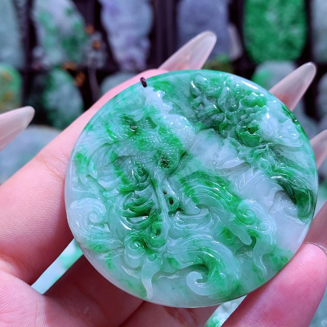 翡翠未镶嵌颈饰挂件