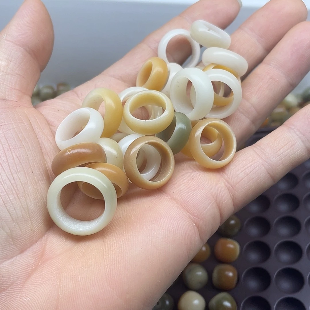 吊坠白玉菩提微瑕跑环5颗