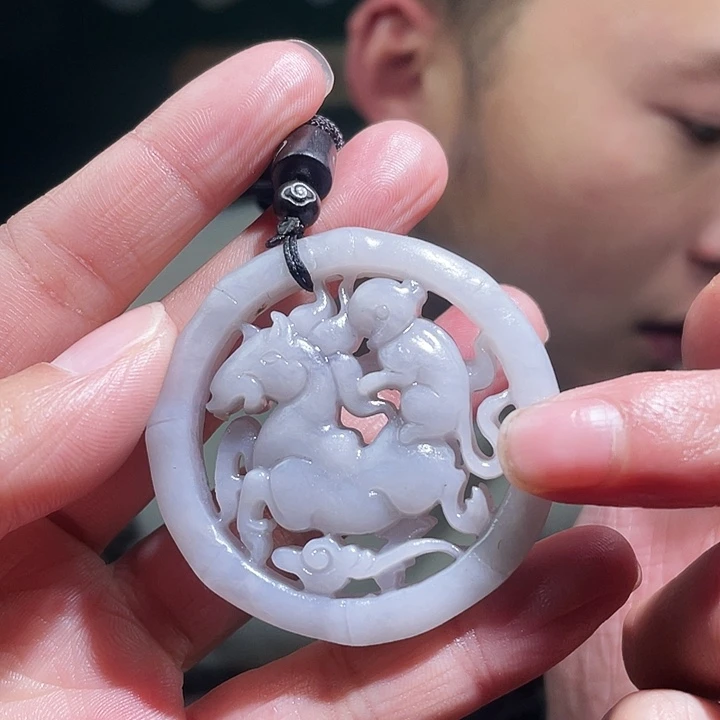 和田玉未镶嵌颈饰多样性