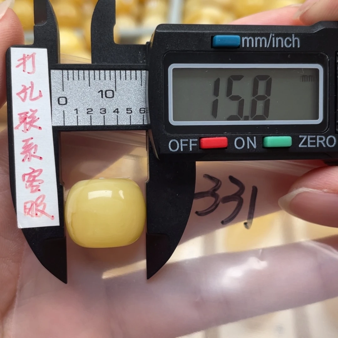 蜜蜡裸石未镶嵌一**瑷蜜蜡