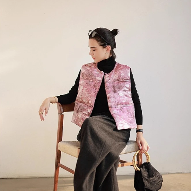 冬季复古文艺休闲女装胭脂粉色织布盘扣保暖白鸭绒新中式羽绒马甲