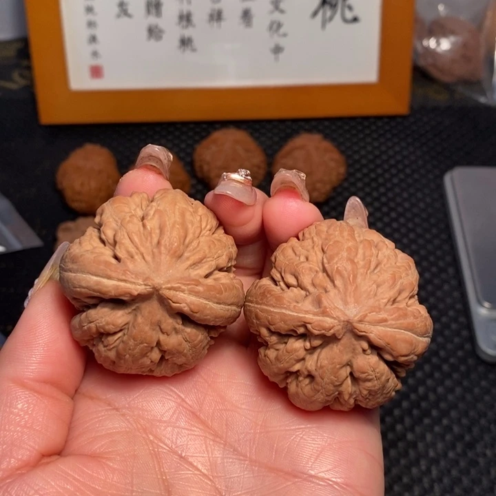 文玩核桃把件没****以42霸王龙