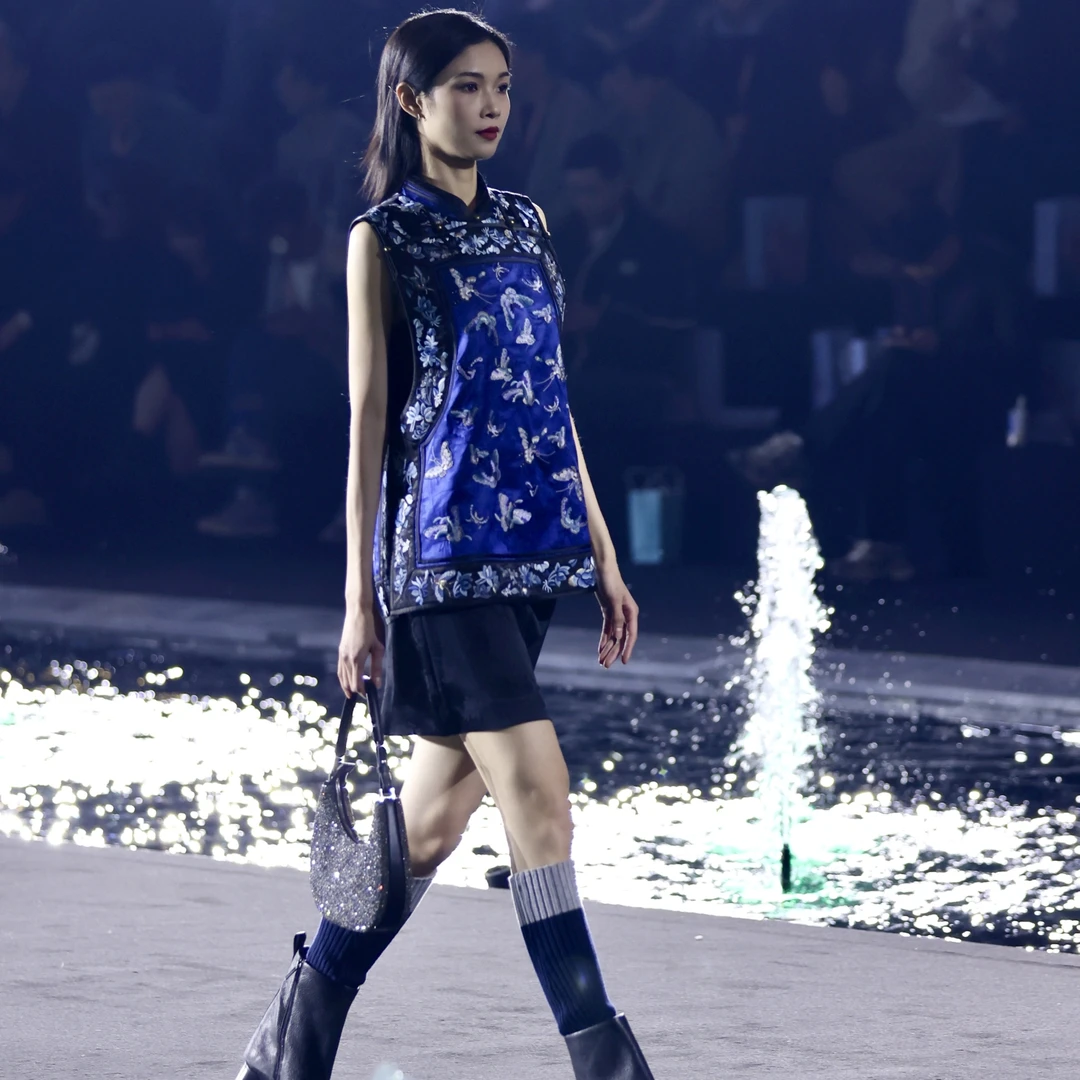 百蝶三蓝绣！40姆米真丝香云纱十三太保马甲！GZ5461