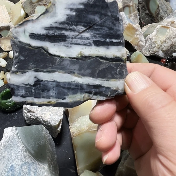 和田玉（糖玉）未镶嵌把件