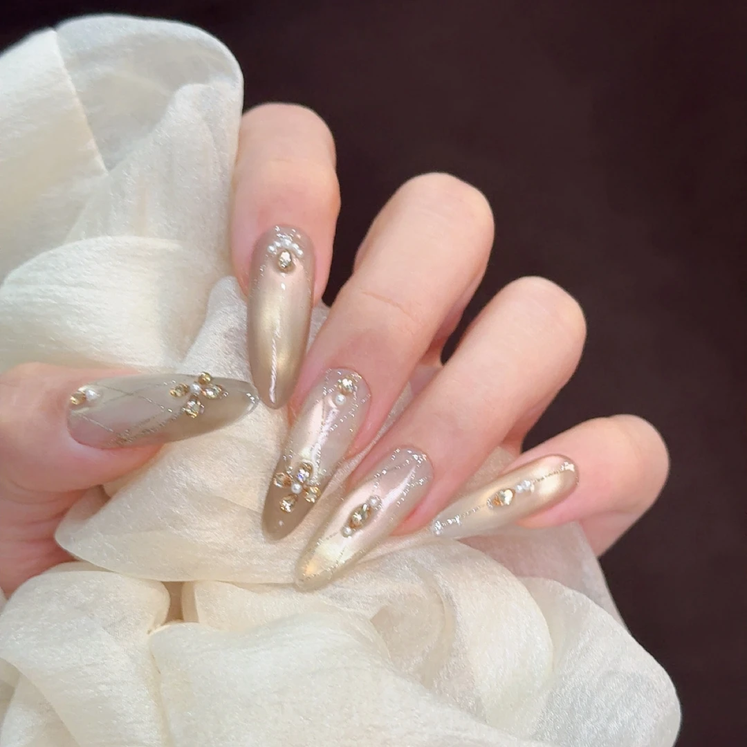 原创·光影｜猫眼香槟锆石拼钻格纹温柔闪粉大气高级穿戴甲美甲