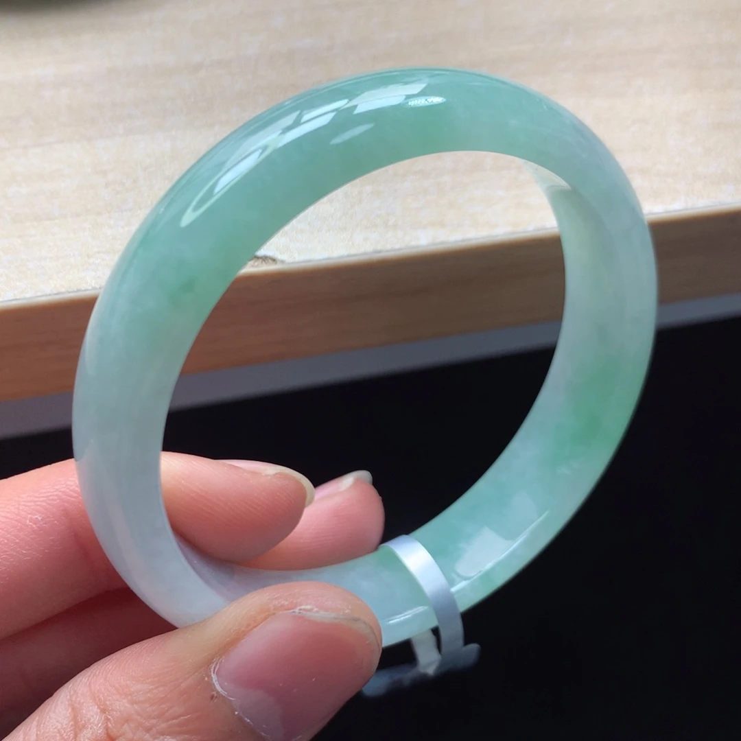 未镶嵌手镯翡翠手镯