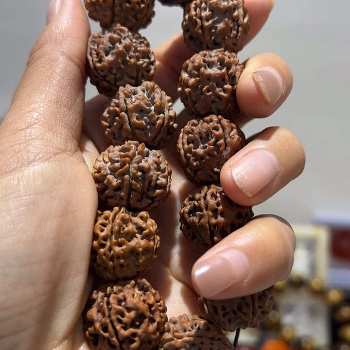 木质非金属1.0带黄全品手串