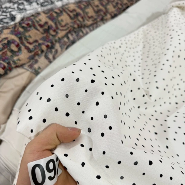 92 纯棉厚帆布面料波点布料5米价手工外套包包桌布都可以做