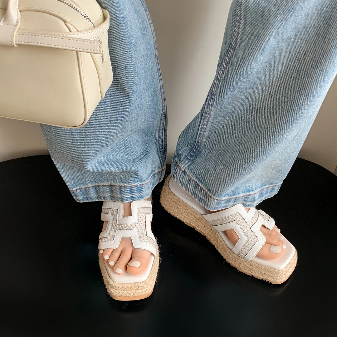 真皮厚底坡跟凉拖鞋女2025新款夏季外穿草编渔夫松糕一字拖