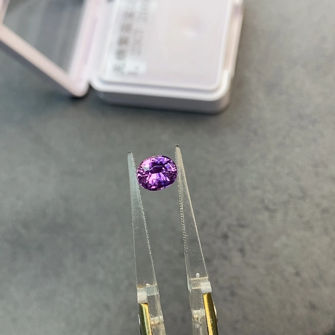彩色蓝宝石裸石1.23ct 吉尔德 无烧薰衣草