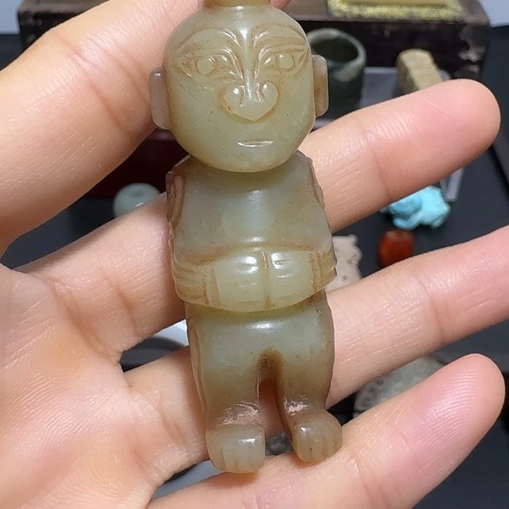 运***，和田玉未镶嵌颈饰