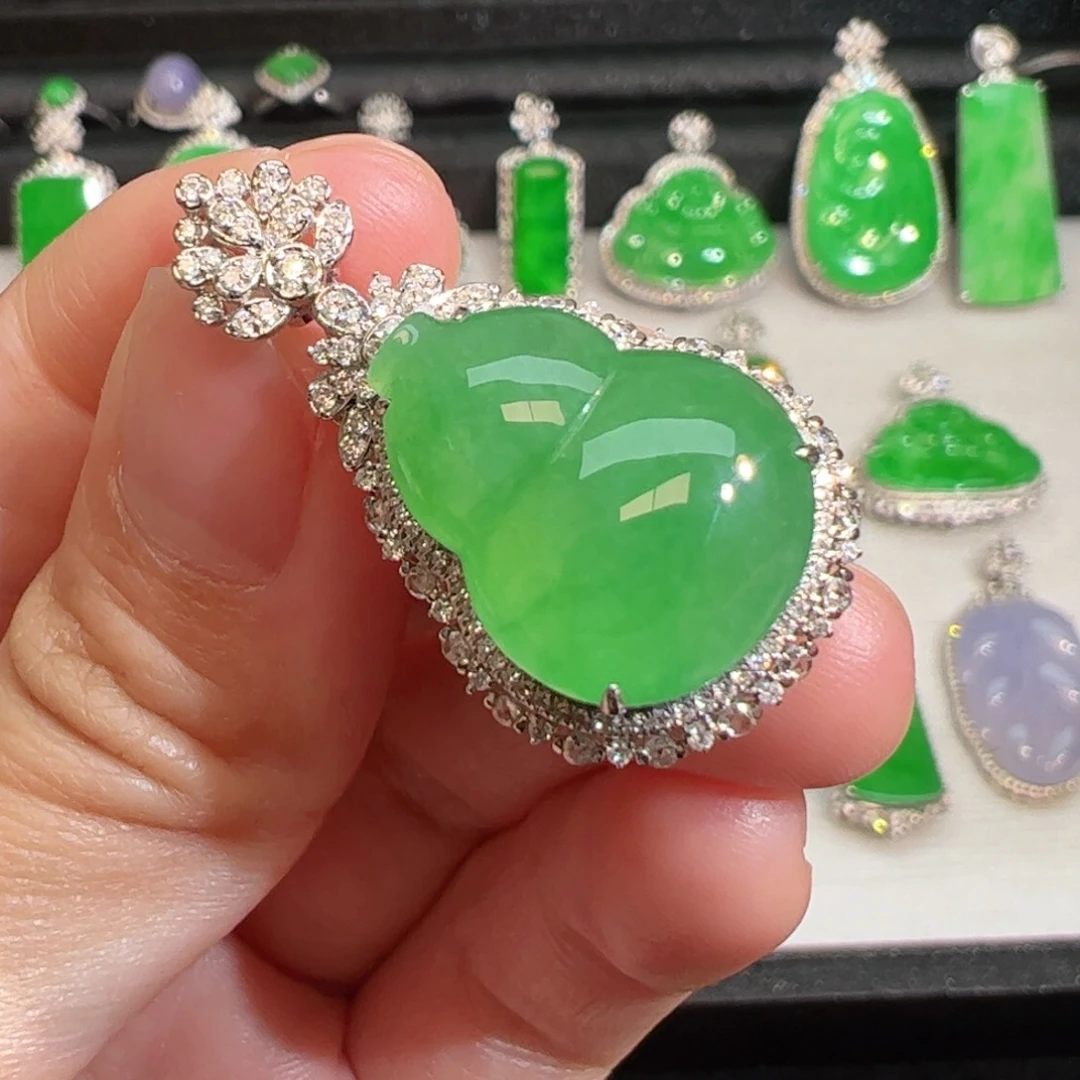 翡翠吊坠(不含链)18K金镶嵌