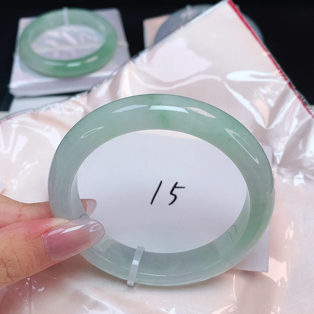 翡翠未镶嵌手镯正圈56