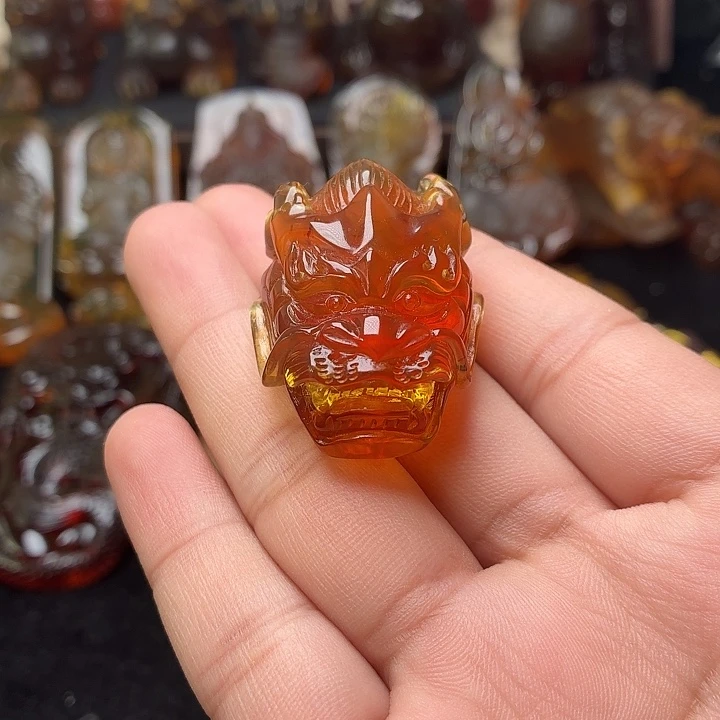 琥珀未镶嵌颈饰57