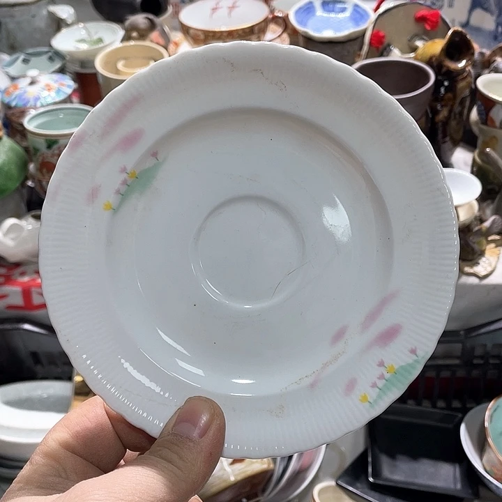 瓷片饿到想吃东西的