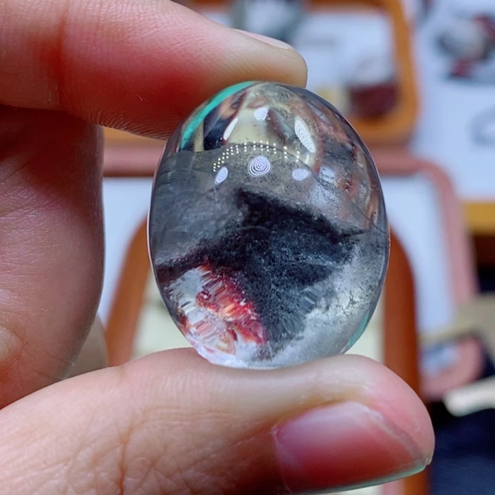 颈饰未镶嵌水晶?**雨水晶