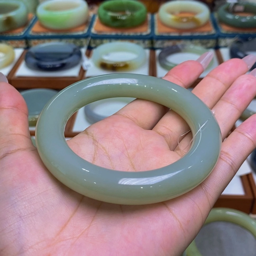 和田玉手镯未镶嵌和田玉且末奶绿5859