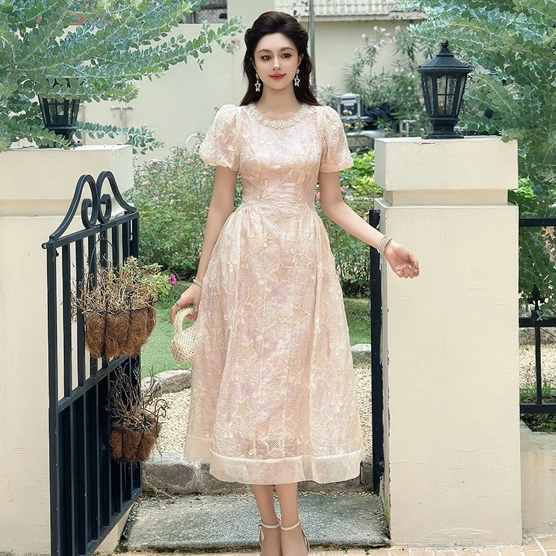 2025夏季新款女法式泡泡袖收腰粉色连衣裙精致绣花气质裙子45193