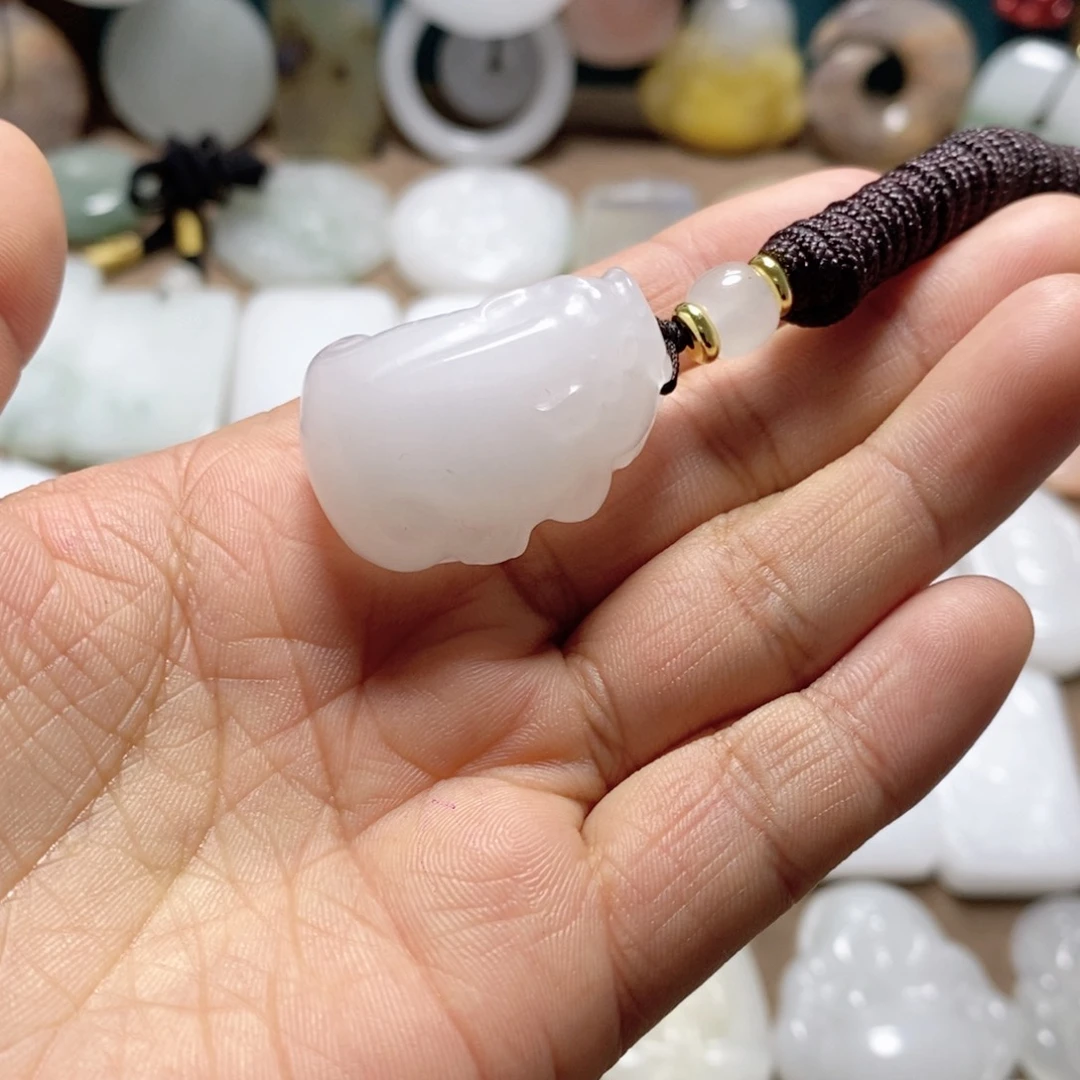 石英质玉颈饰未镶嵌