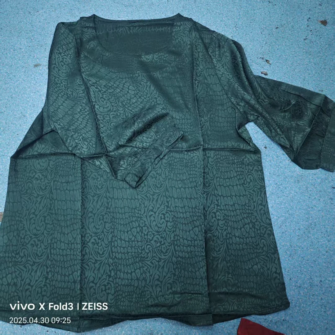 夏季中袖小衫洋气时尚百搭V领显瘦气质大码休闲套头宽松半袖女t恤