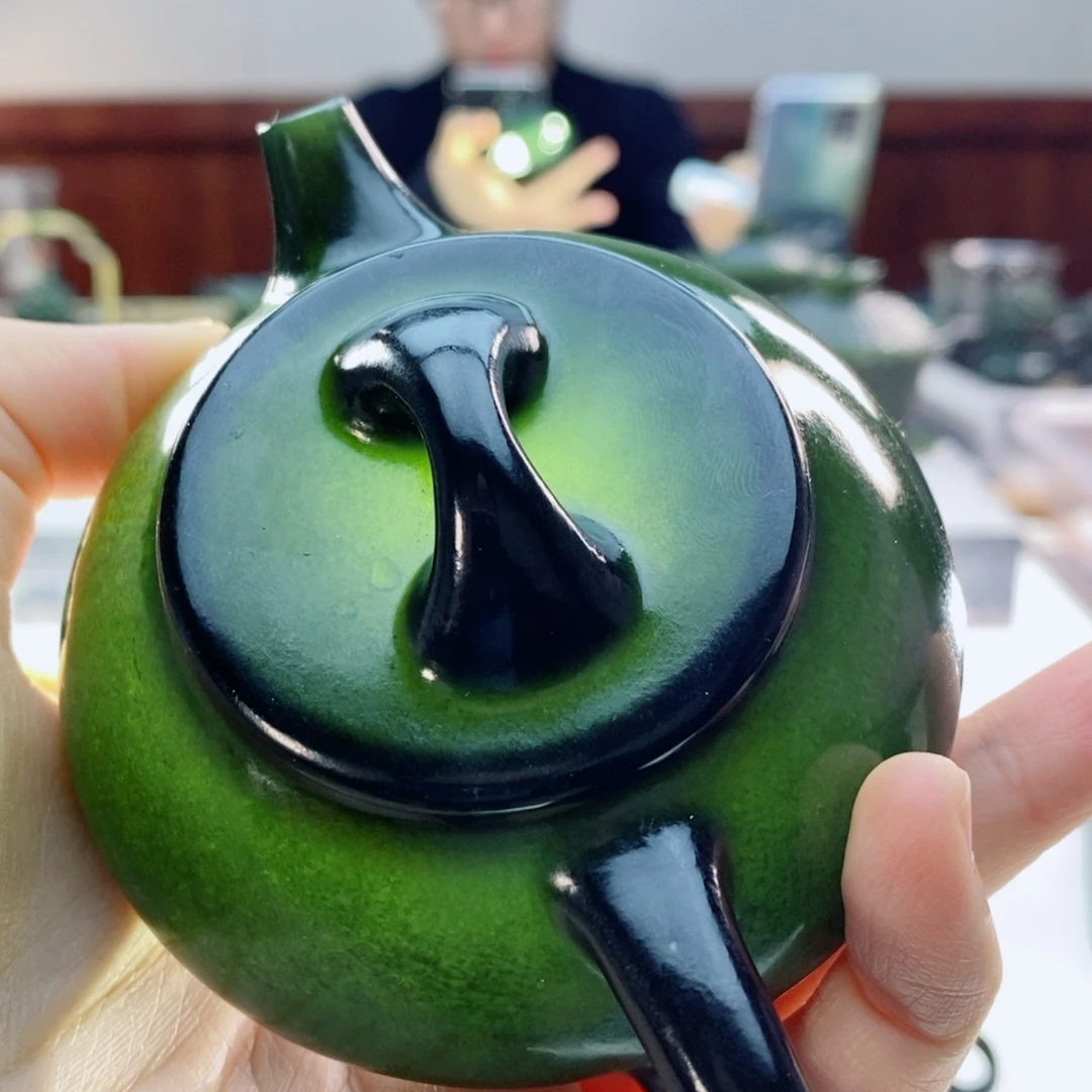 未镶嵌和田玉摆件微瑕