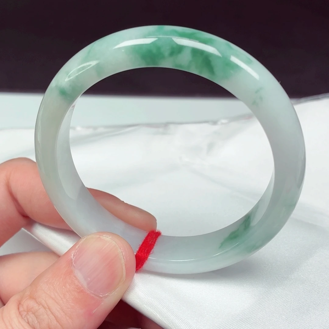 翡翠未镶嵌手镯56.2圈