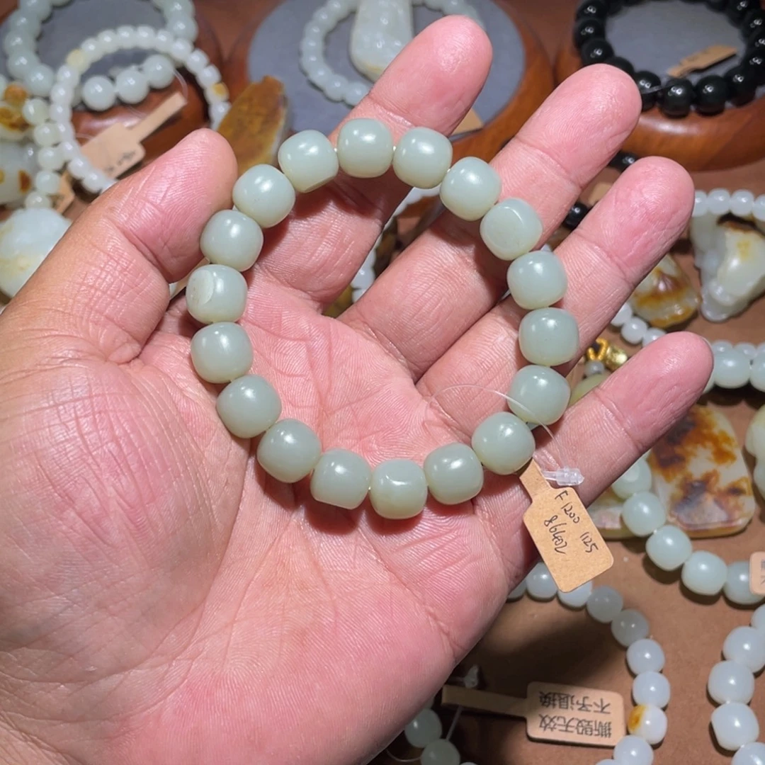 和田玉未镶嵌手串