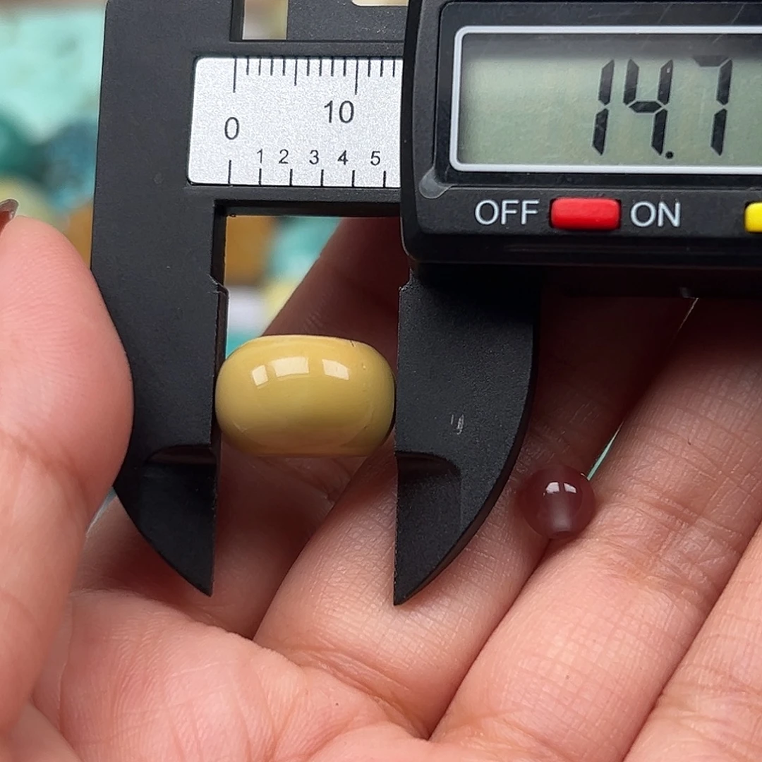 南红玛瑙未镶嵌珠宝奇石