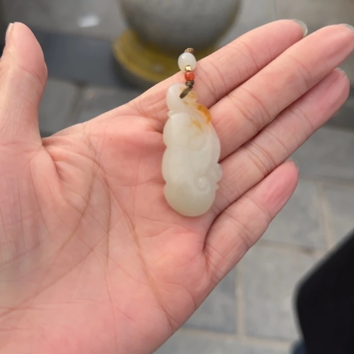 和田玉颈饰未镶嵌n**牛