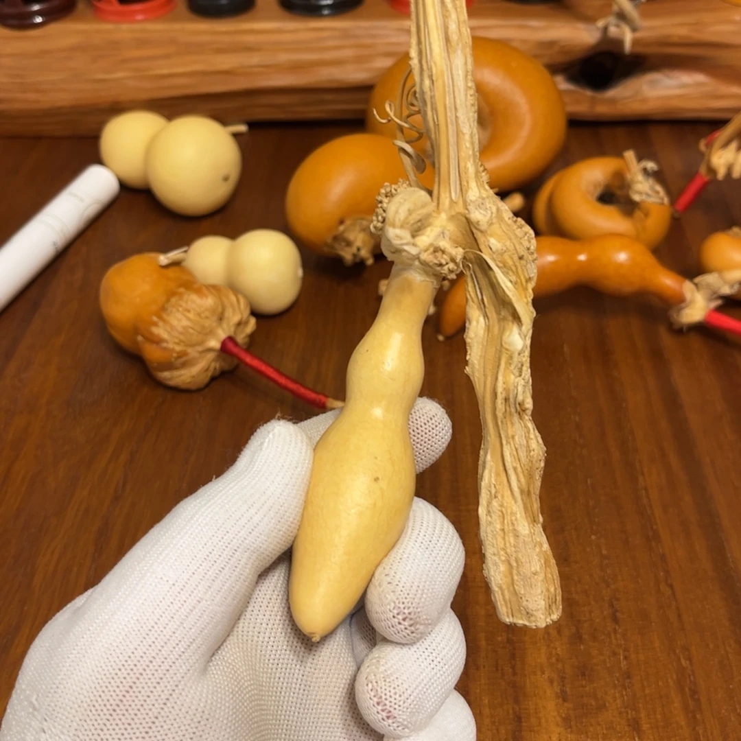 横***张文玩葫芦吊坠项链