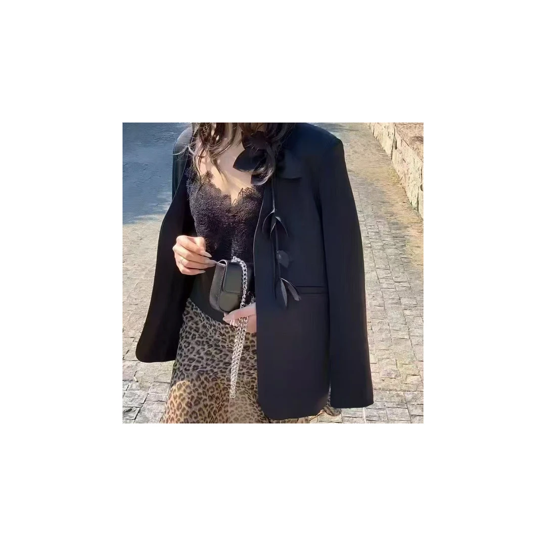 943/新款气质V领设计感简约百搭西装外套