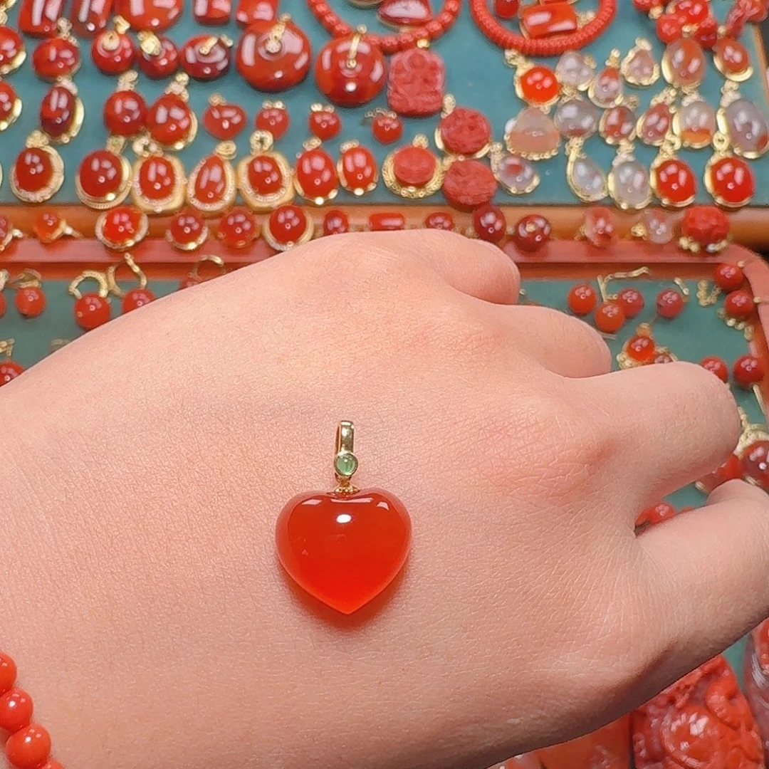 南红玛瑙18K金镶嵌吊坠