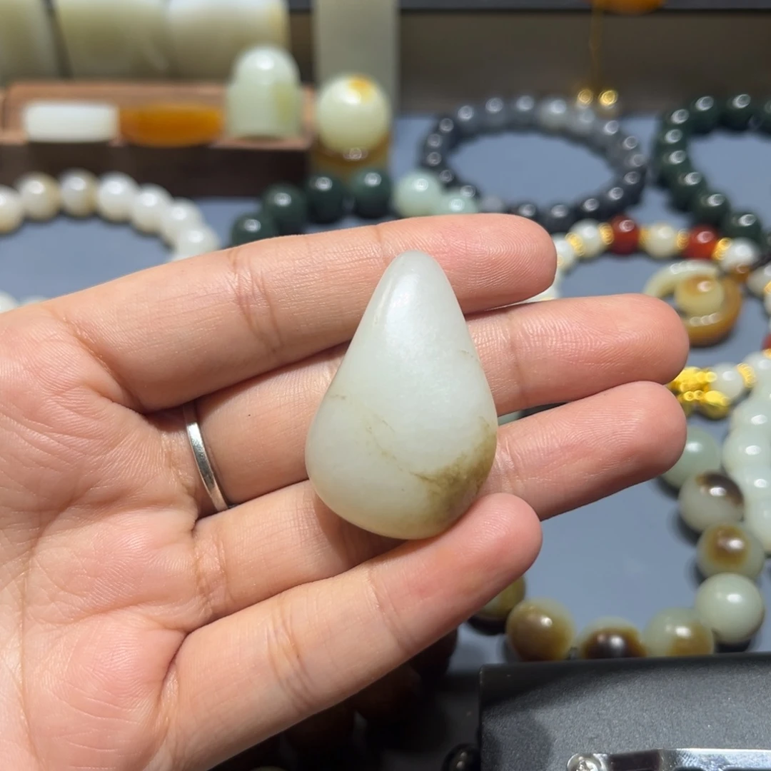 和田玉未镶嵌珠宝半成品