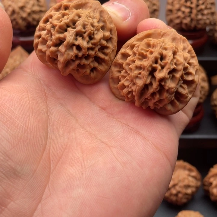 文玩核桃把件36.5尺寸