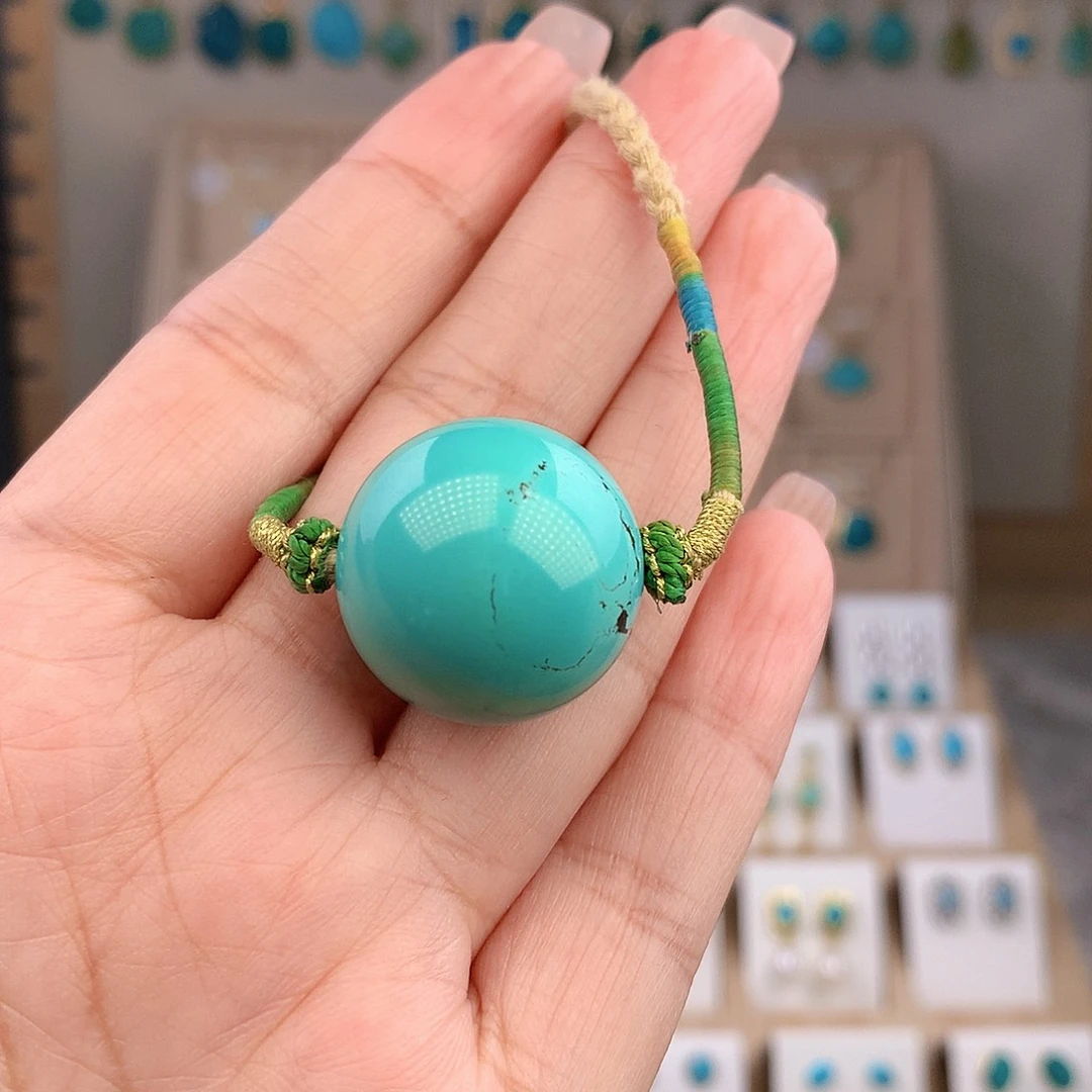 绿松石未镶嵌颈饰