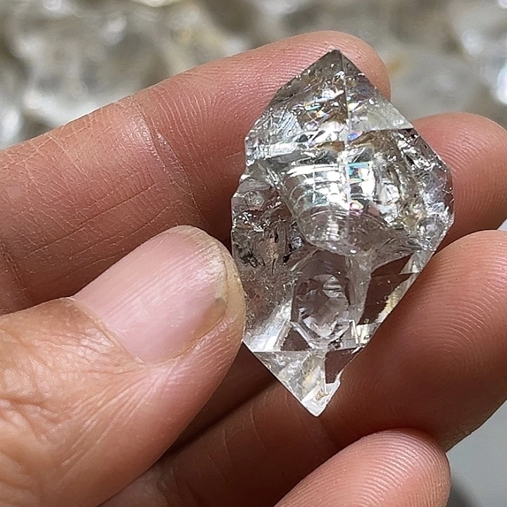 宇***a未镶嵌珠宝半成品水晶