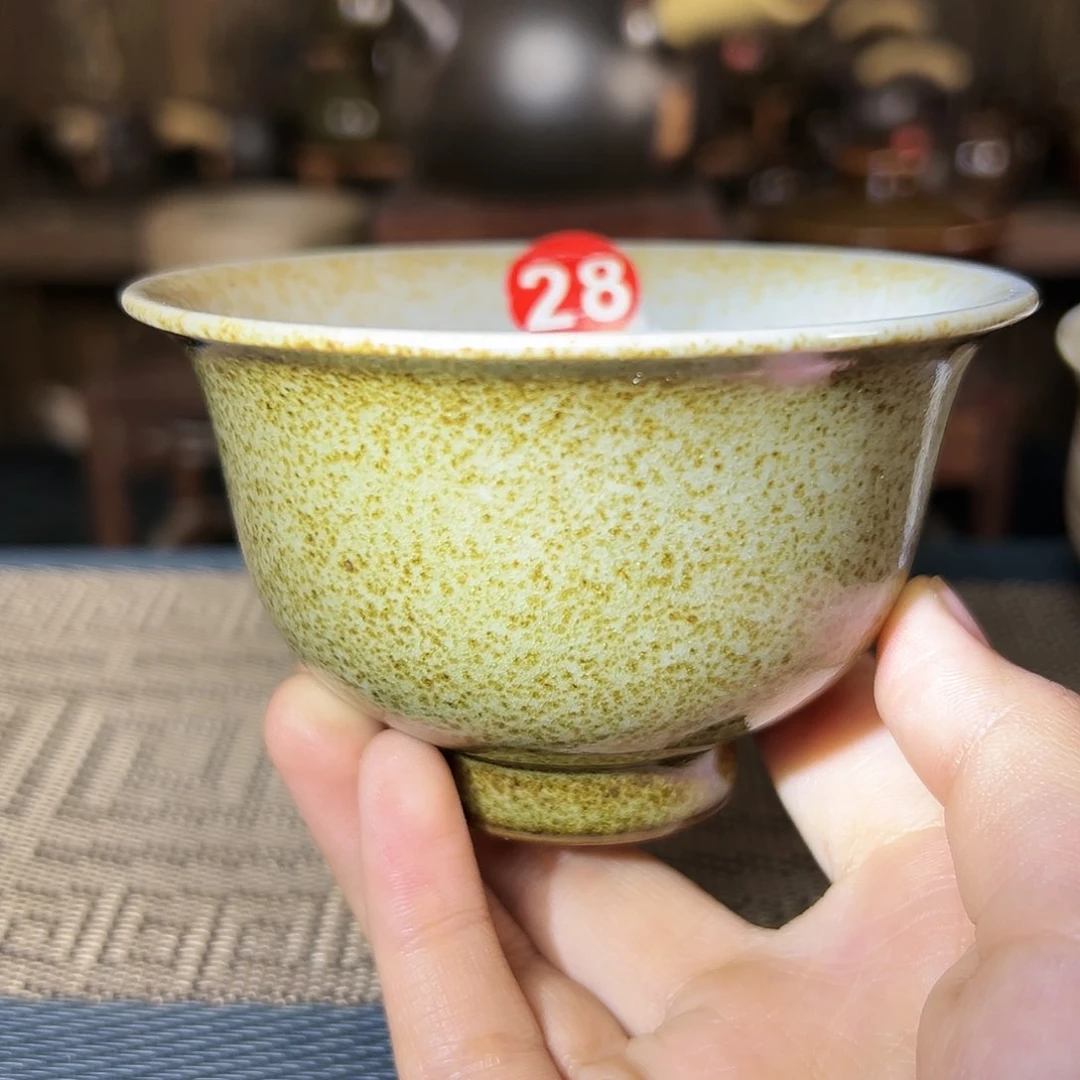 纯手工制作的特色石头釉