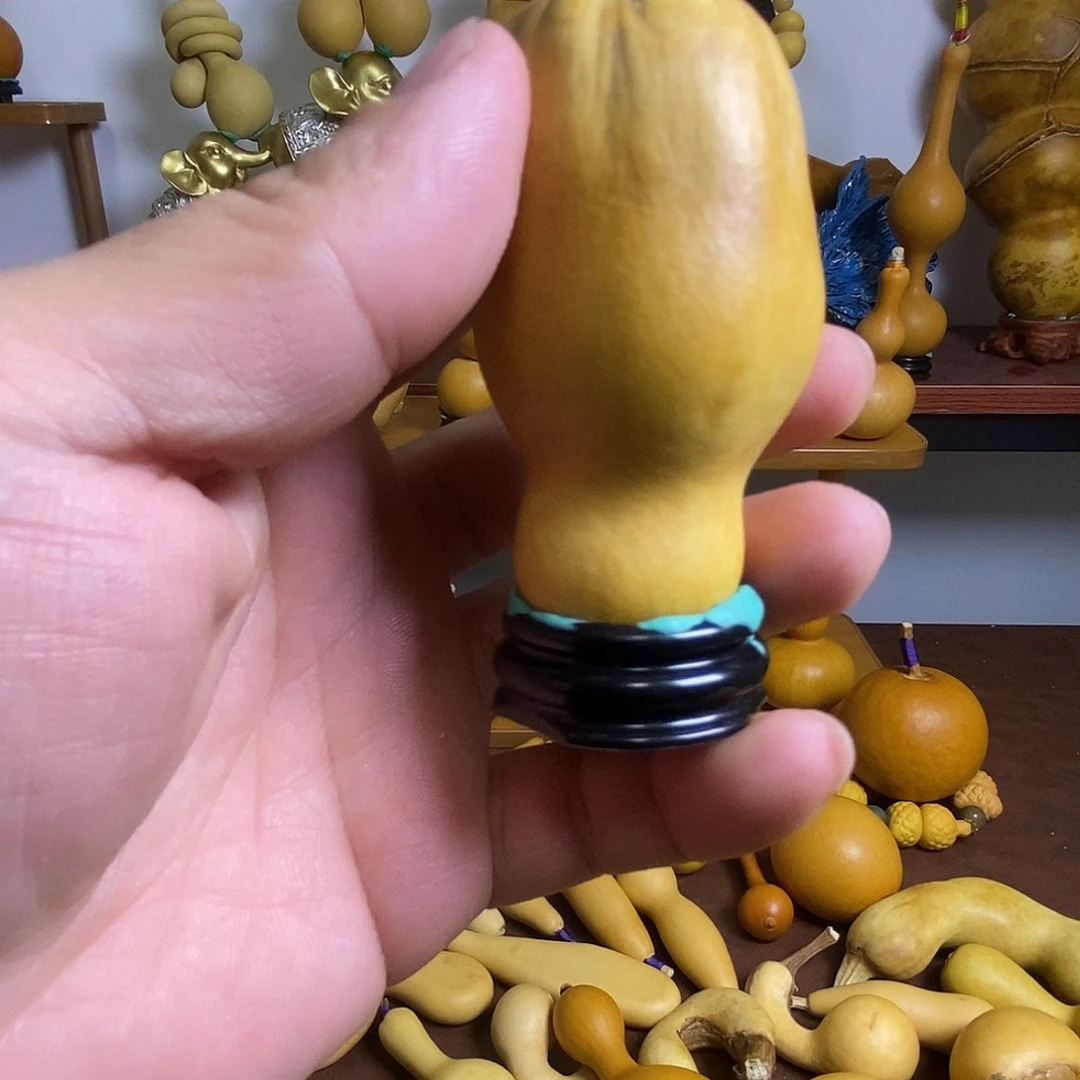 面*哥手把莲花头葫芦