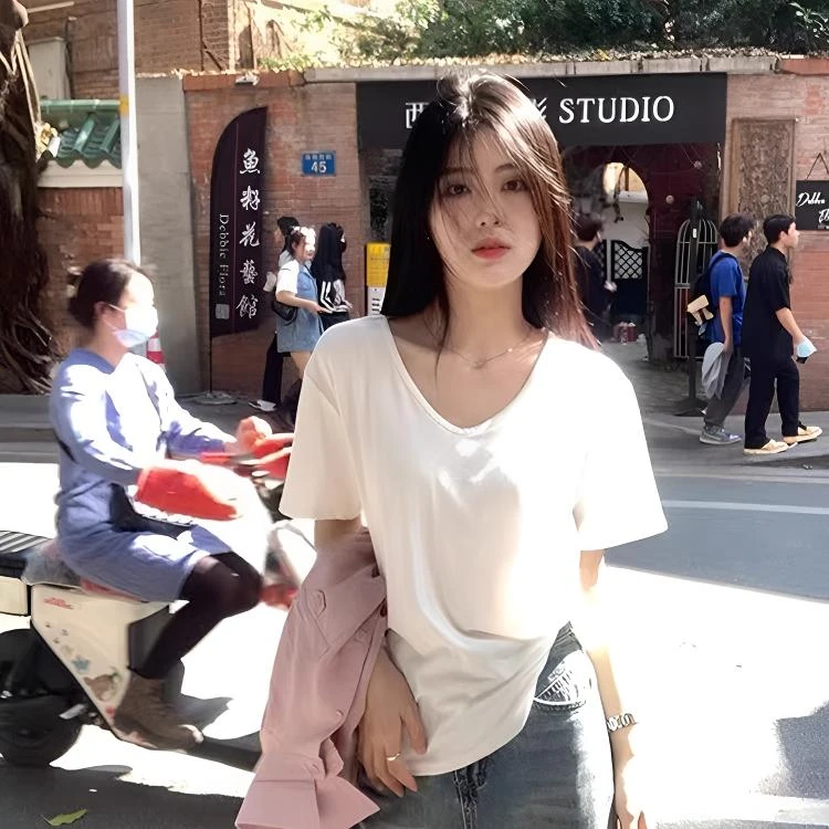 2025新款纯色大V领宽松慵懒风t恤女时尚休闲百搭白色显瘦上衣