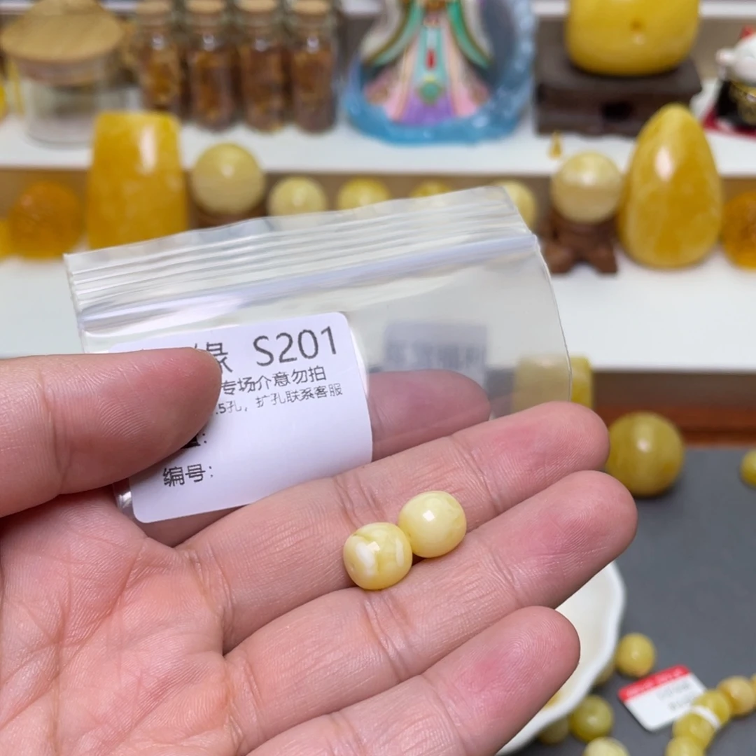 琥珀珠宝奇石未镶嵌多样性发其一