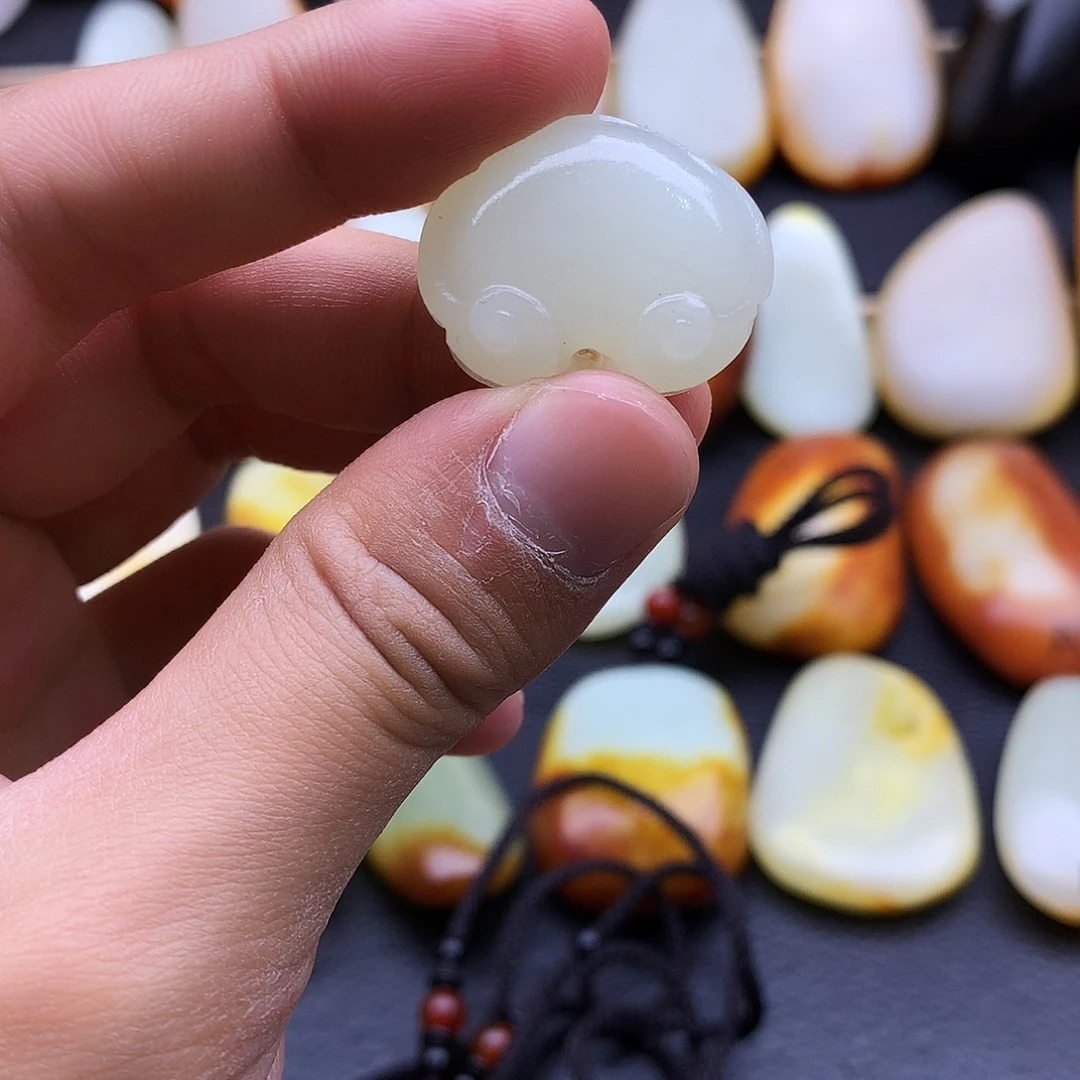 和田玉未镶嵌挂件