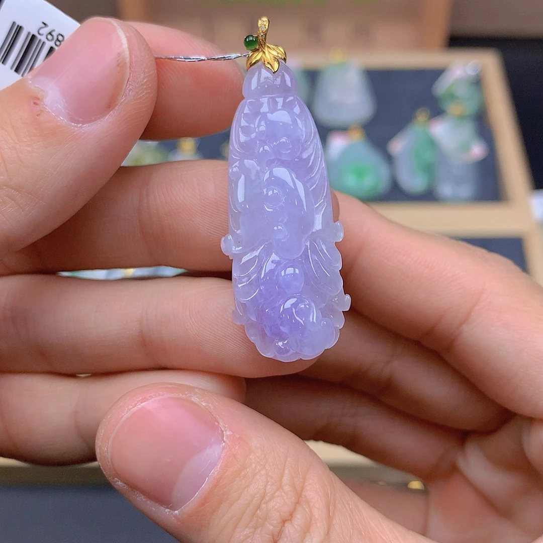 翡翠颈饰18K金镶嵌翡翠