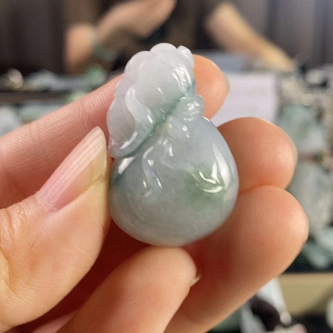 翡翠未镶嵌颈饰吊坠