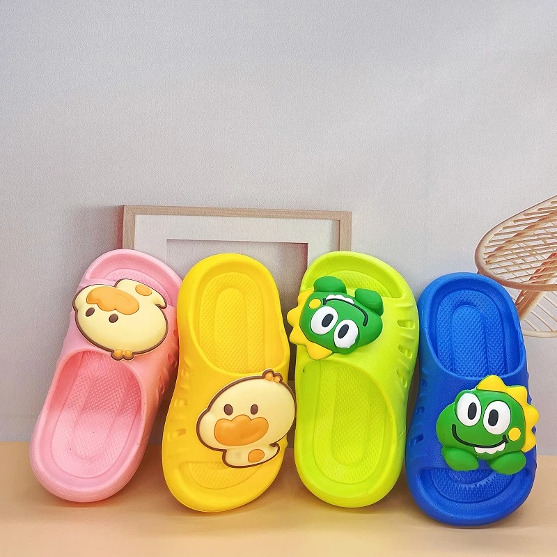 2025新款超萌可爱卡通中小儿童软底防滑防臭耐穿洗澡凉拖鞋