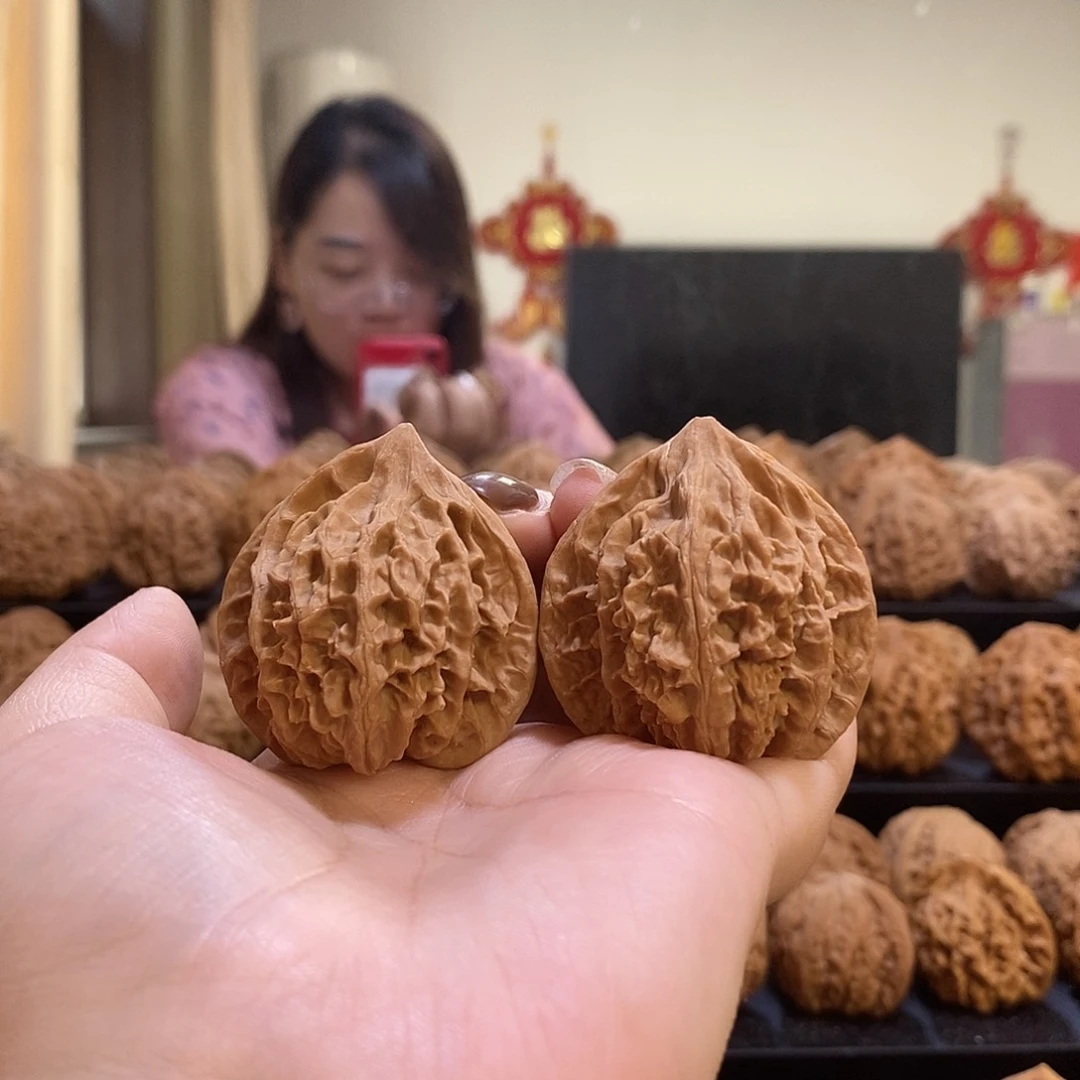 把件文玩核桃40野生灯笼有伤