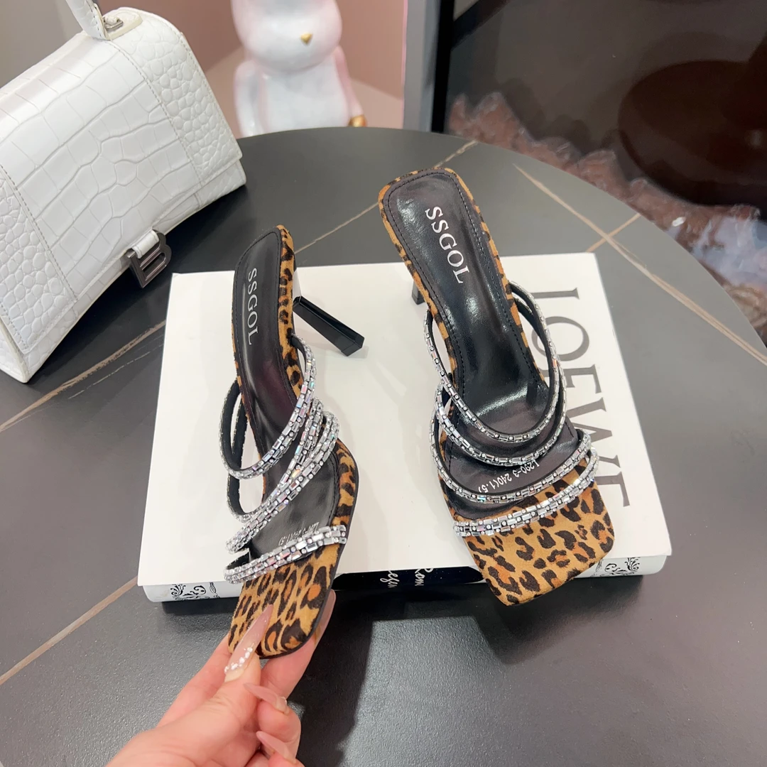 2025夏季新款外穿时尚水钻豹纹一字凉拖女细跟露趾高跟鞋12290-3