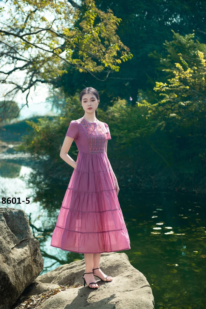 2025夏新款气质连衣裙