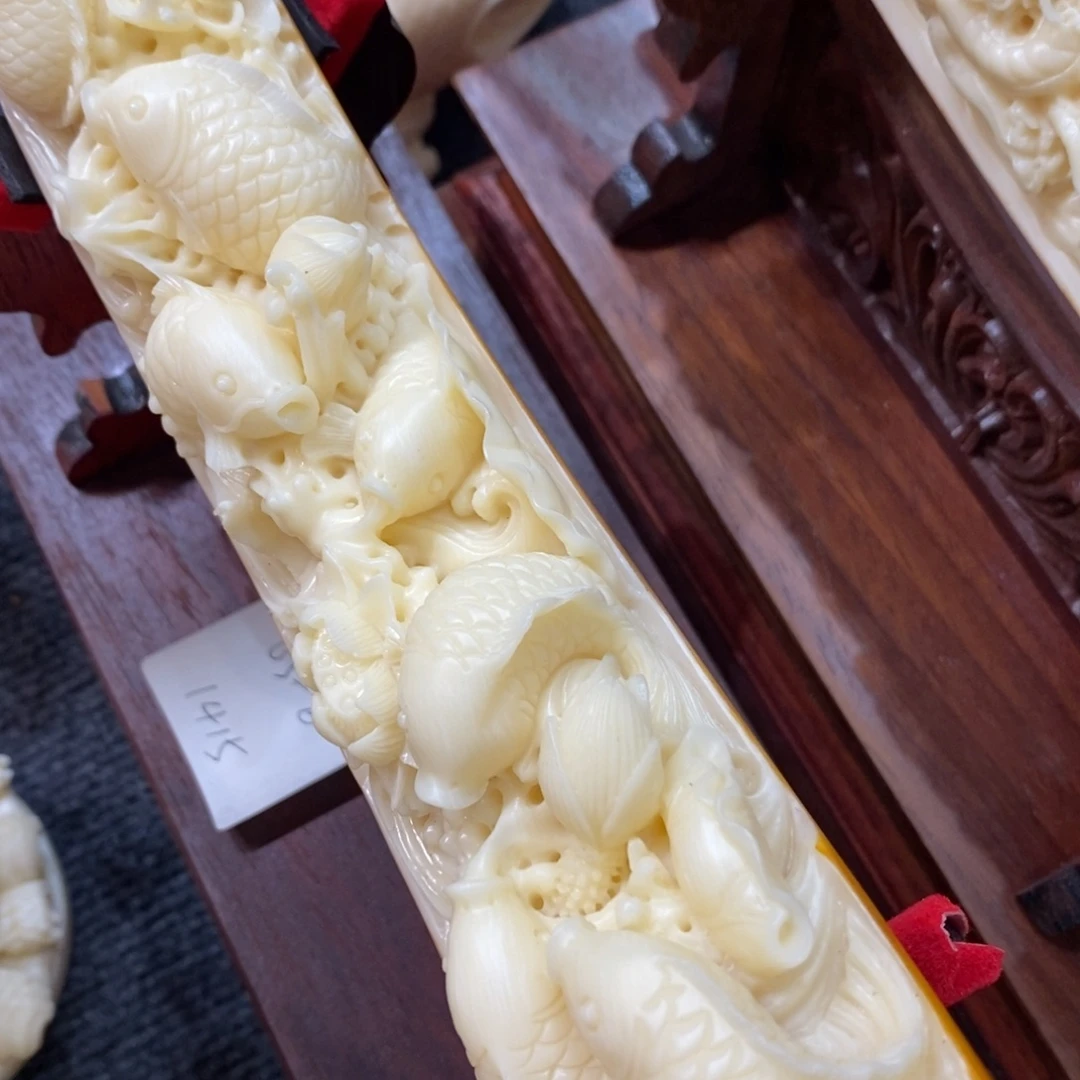 胡***东摆件猛犸象牙年年有余