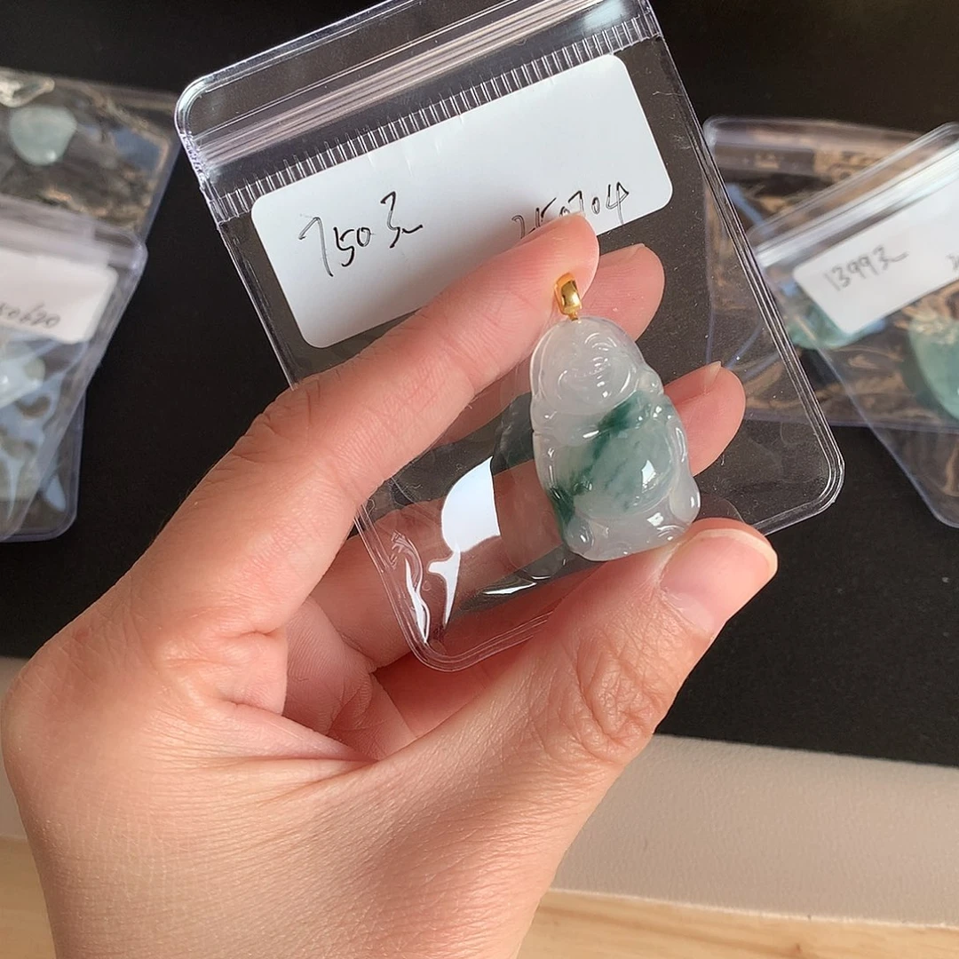 翡翠18K金镶嵌颈饰佛