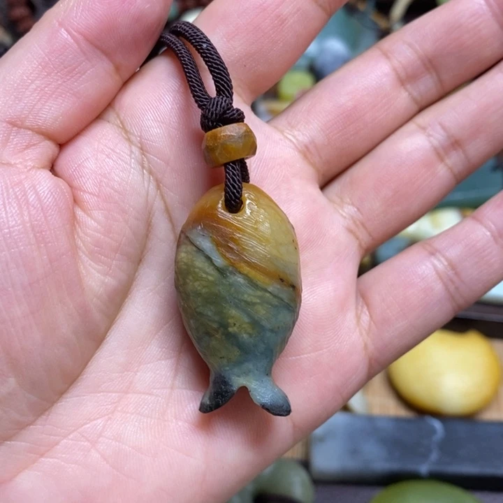 一***子蛇纹石玉未镶嵌挂件